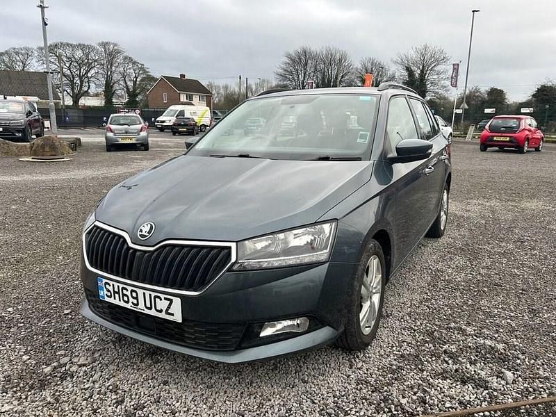 Used Skoda Fabia SE 95 HP (69 kW) 2019 Grey Estate