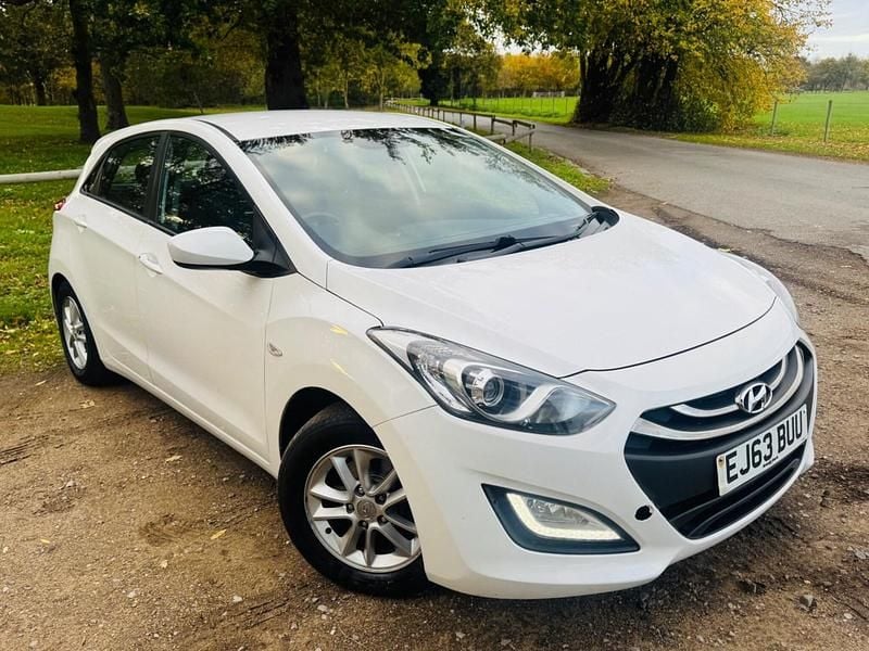 White Used 2013 Hyundai i30 Active Hatchback | £2,490 (Good price) - Image 1/4