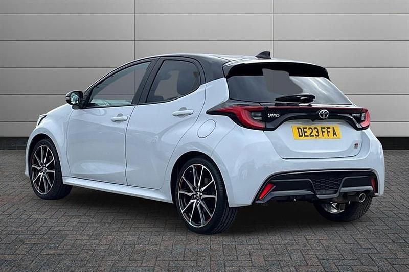 Used Toyota Yaris Hybrid Sport 116 HP (85 kW) 2023 Ash grey Hatchback