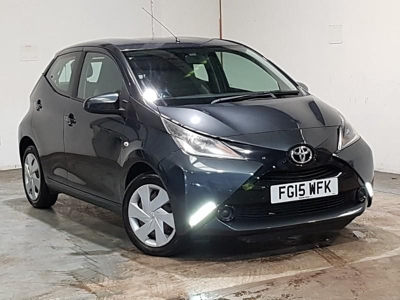 Used Toyota Aygo X-play 68 HP (50 kW) 2015 Grey Hatchback