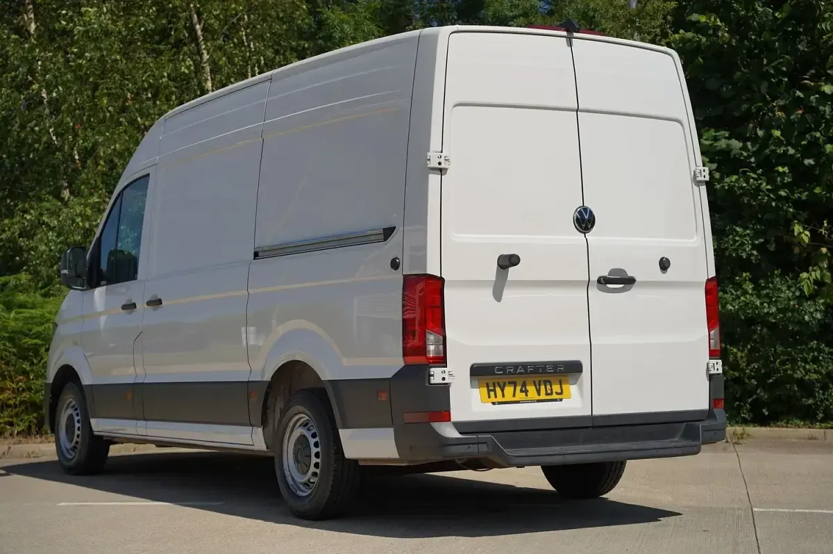 Used VW Crafter 140 HP (102 kW) 2024 Candy white Van
