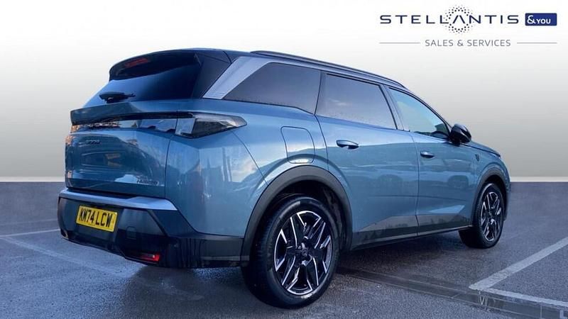 Used Peugeot 5008 GT 136 HP (100 kW) 2024 Blue MPV