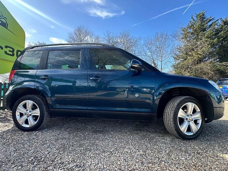 Used Skoda Yeti SE 105 HP (77 kW) 2013 Blue SUV