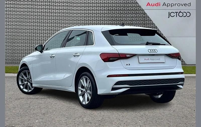 Used Audi A3 e-tron Sport 200 HP (147 kW) 2026 White Hatchback