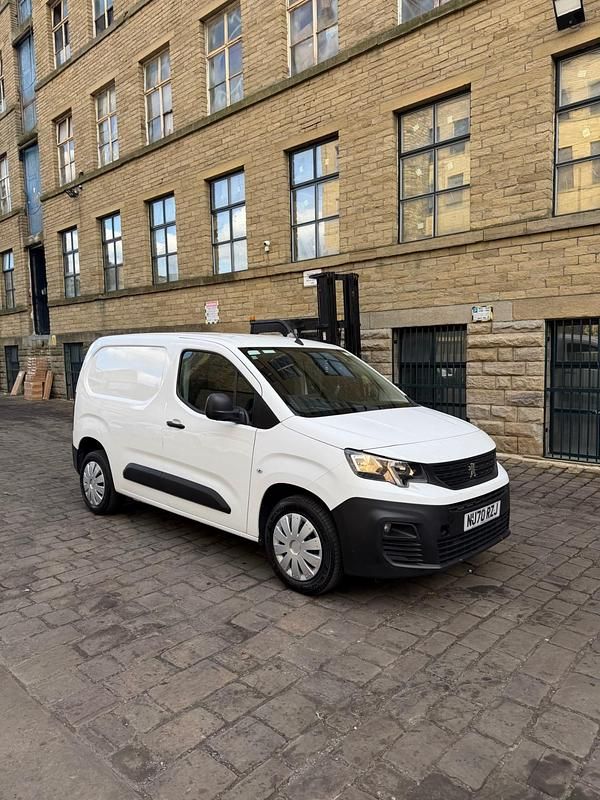 Used Peugeot Partner 131 HP (96 kW) 2020 White MPV