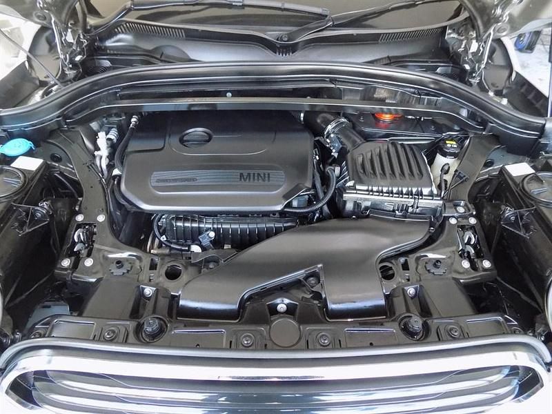 Used Mini Cooper Classic 2019 Melting silver metallic Hatchback