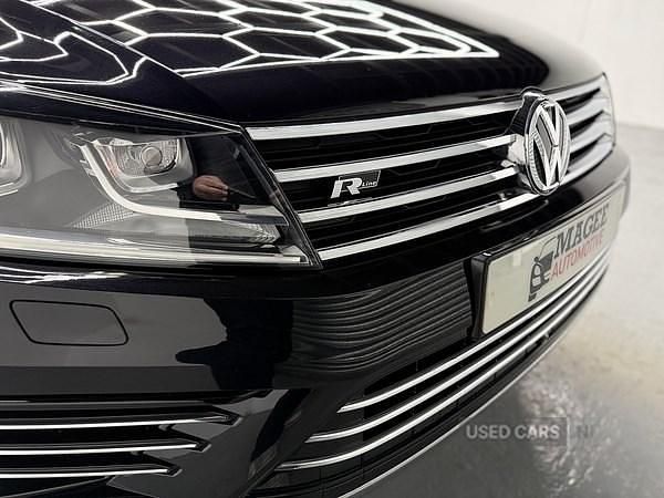 Used VW Touareg R-line Plus 262 HP (192 kW) 2017 Black SUV