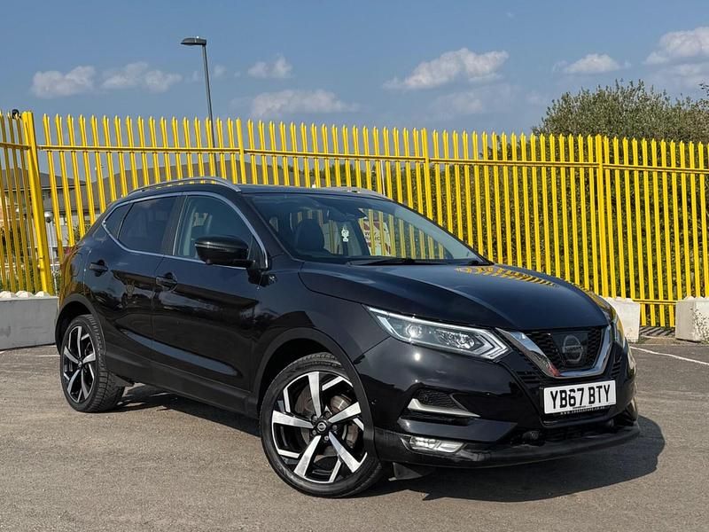 Black Used 2017 Nissan Qashqai Tekna SUV | £9,694 (Fair price) - Image 1/4