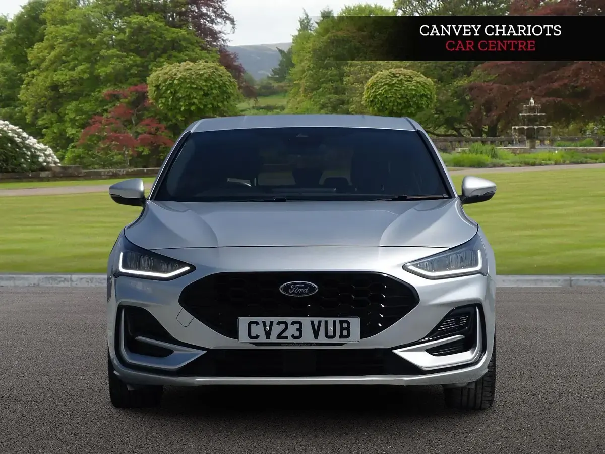 Used Ford Focus ST-Line 153 HP (112 kW) 2023 Silver Hatchback