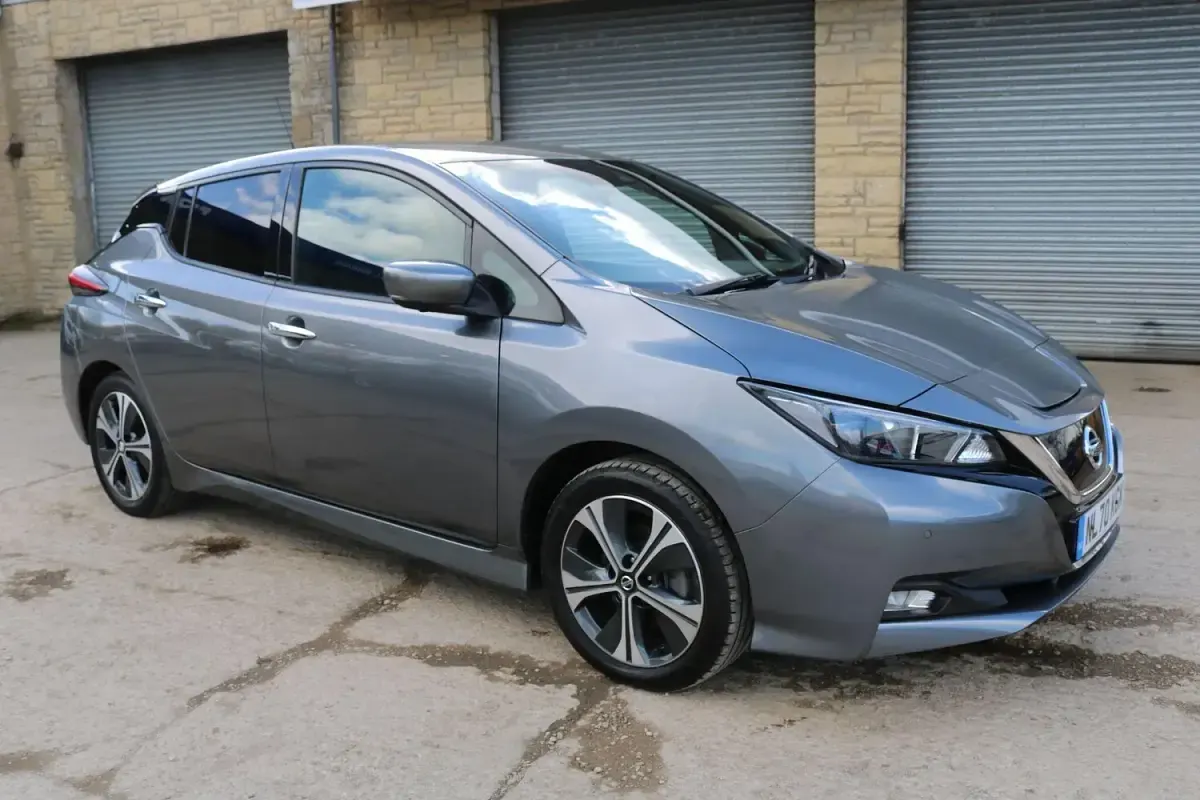 Used Nissan Leaf N-Connecta 110 kW (150 HP) 2020 Grey Hatchback
