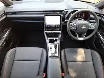 Used Lexus LBX 136 HP (100 kW) 2025 Red SUV