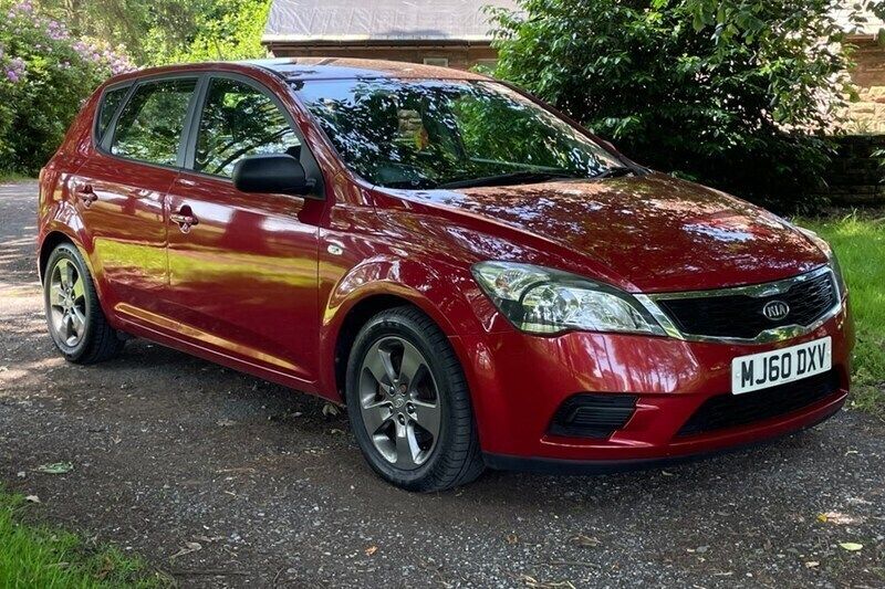 Red Used 2010 Kia Ceed 2 Hatchback | £2,650 (Fair price) - Image 1/1