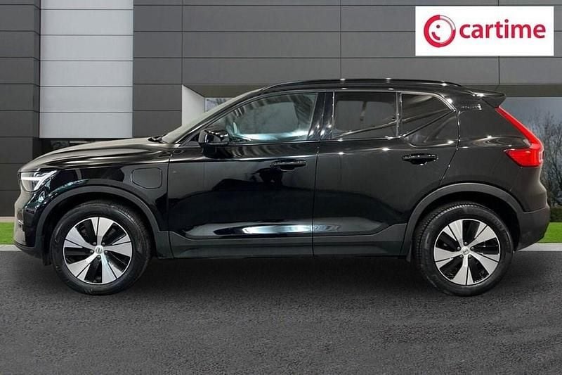 Begagnad Volvo XC40 Plus 2022 Svart SUV