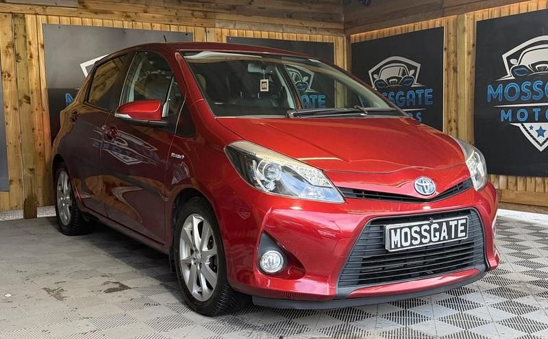 Used Toyota Yaris Hybrid 2012 Red Hatchback