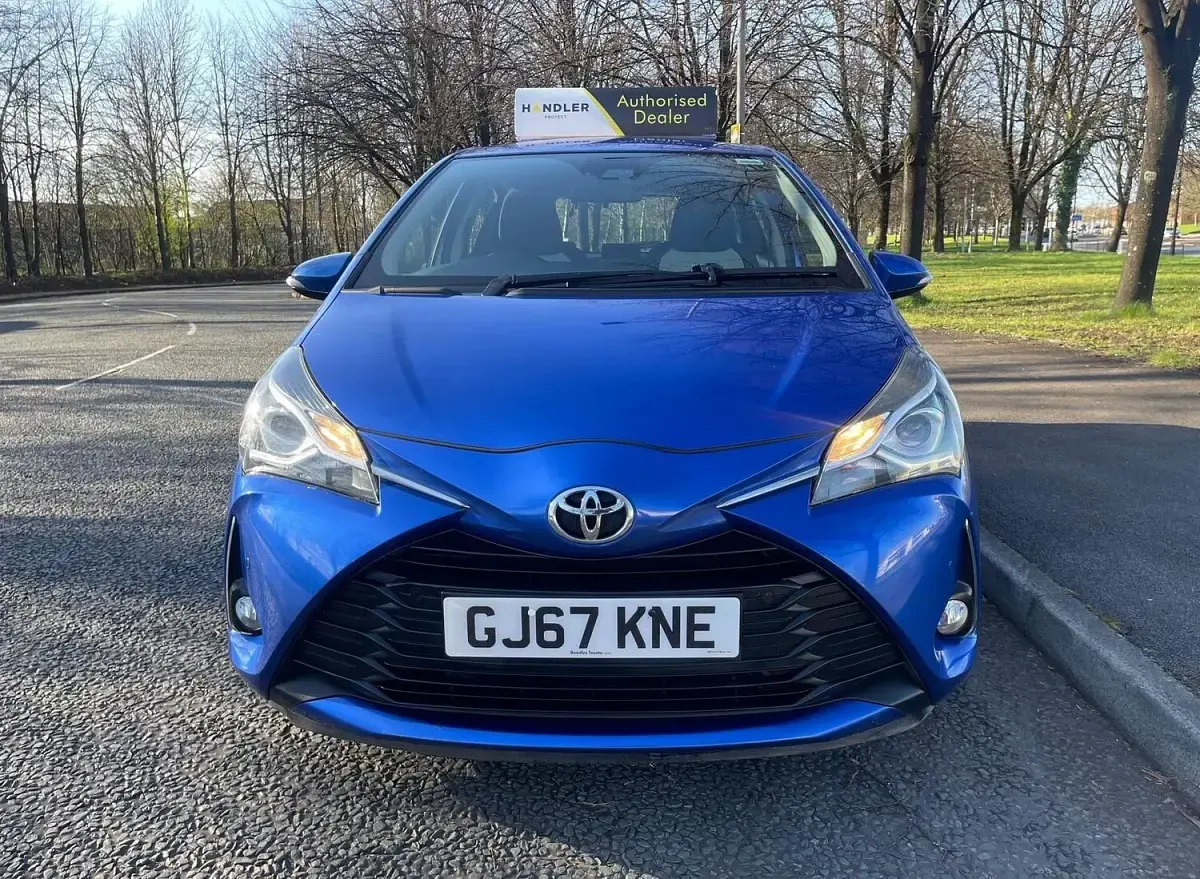 Used Toyota Yaris 2017 Blue Hatchback