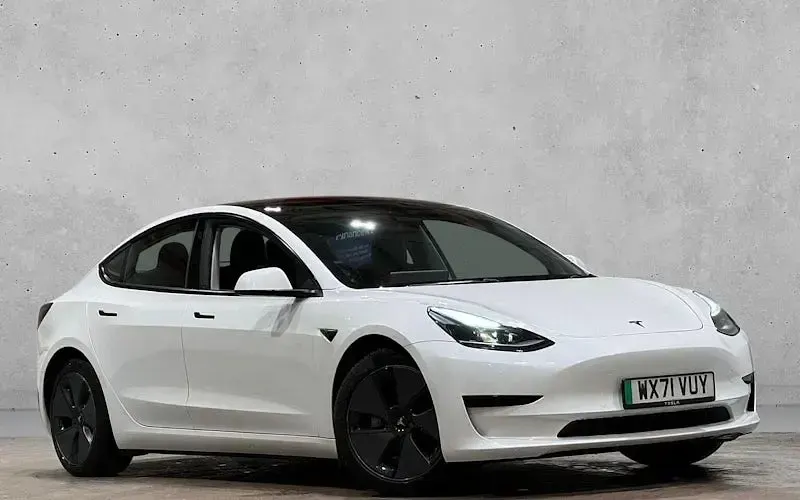 Używany Tesla Model 3 Standard Range 366 kW (498 KM) 2021 Sedan/Limuzyna