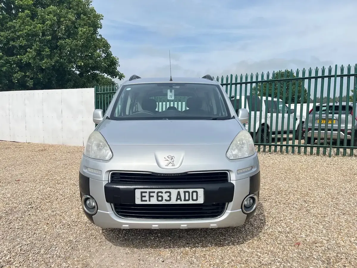 Used Peugeot Partner Tepee Outdoor 92 HP (67 kW) 2014 Silver MPV