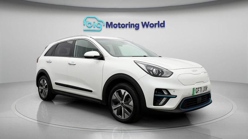 Used Kia e-Niro 147 kW (201 HP) 2021 White SUV