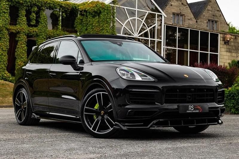 Used 2019 Porsche Cayenne S E-Hybrid SUV | £51,990 (Expensive) - Image 1/1