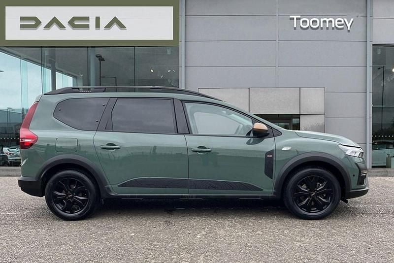 Used Dacia Jogger Extreme 2024 Green MPV