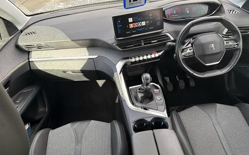 Used Peugeot 3008 Allure Premium 131 HP (96 kW) 2021 Grey SUV