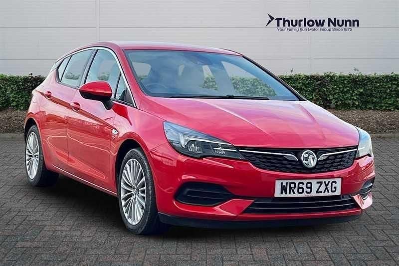Lava red Used 2019 Vauxhall Astra Elite Hatchback | £10,174 (Fair price) - Image 1/4