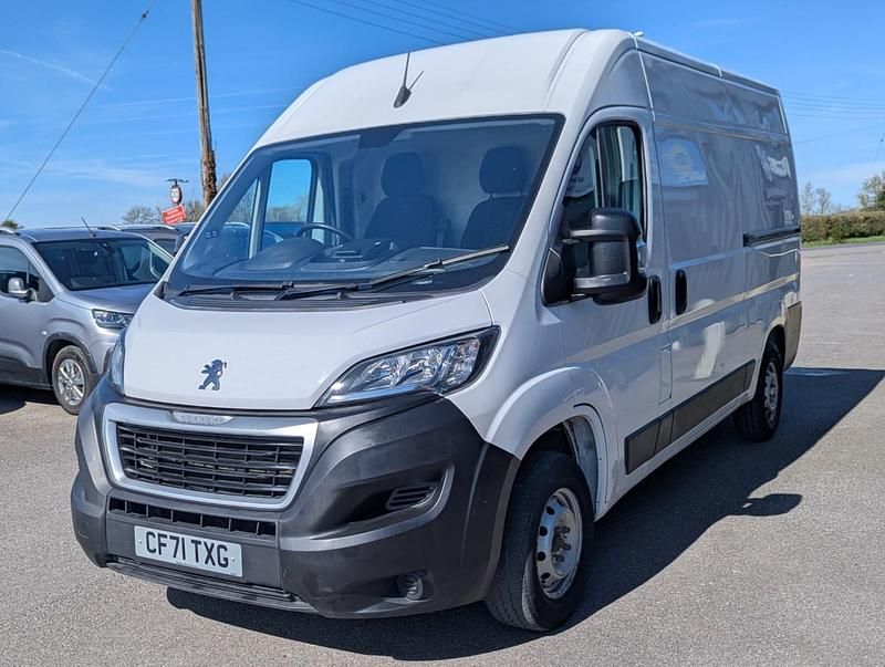 Used Peugeot Boxer 140 HP (102 kW) 2021 White Van