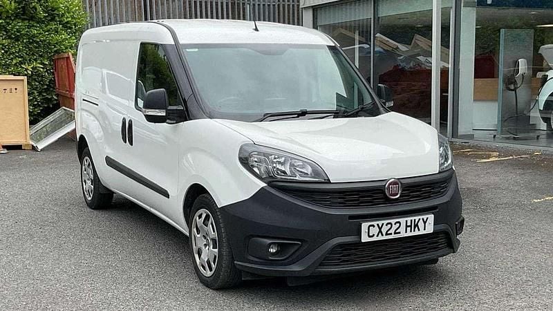 White Used 2022 Fiat Doblò MPV | £11,989 (Fair price) - Image 1/4