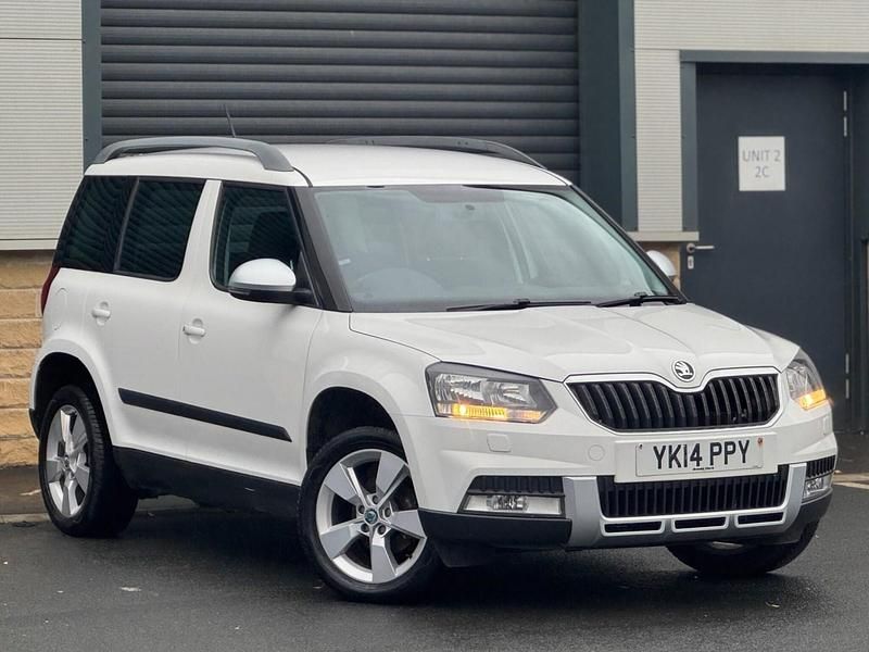 Used Skoda Yeti SE 110 HP (80 kW) 2014 White SUV