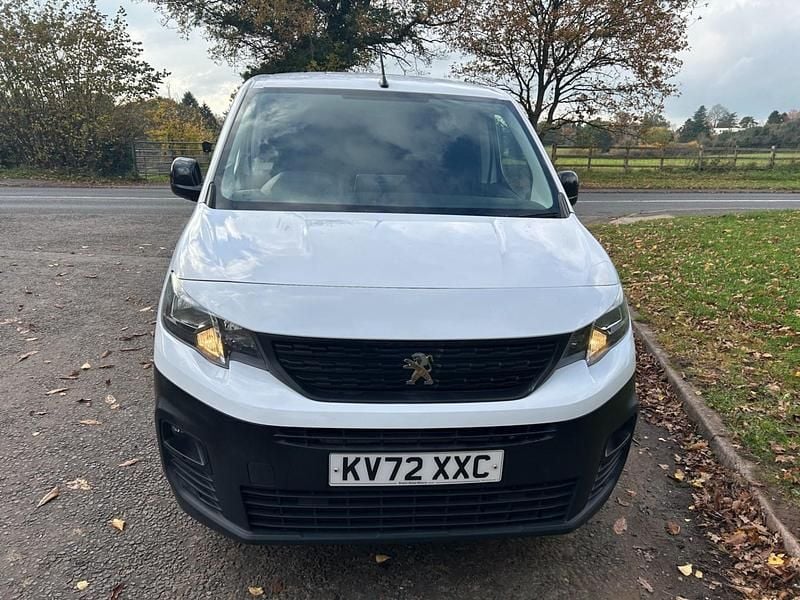 Used Peugeot Partner 131 HP (96 kW) 2022 White MPV