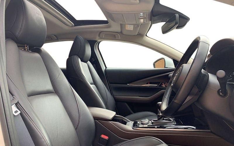 Usado Mazda CX-30 Inclusive 186 HP (136 kW) 2022 Branco SUV