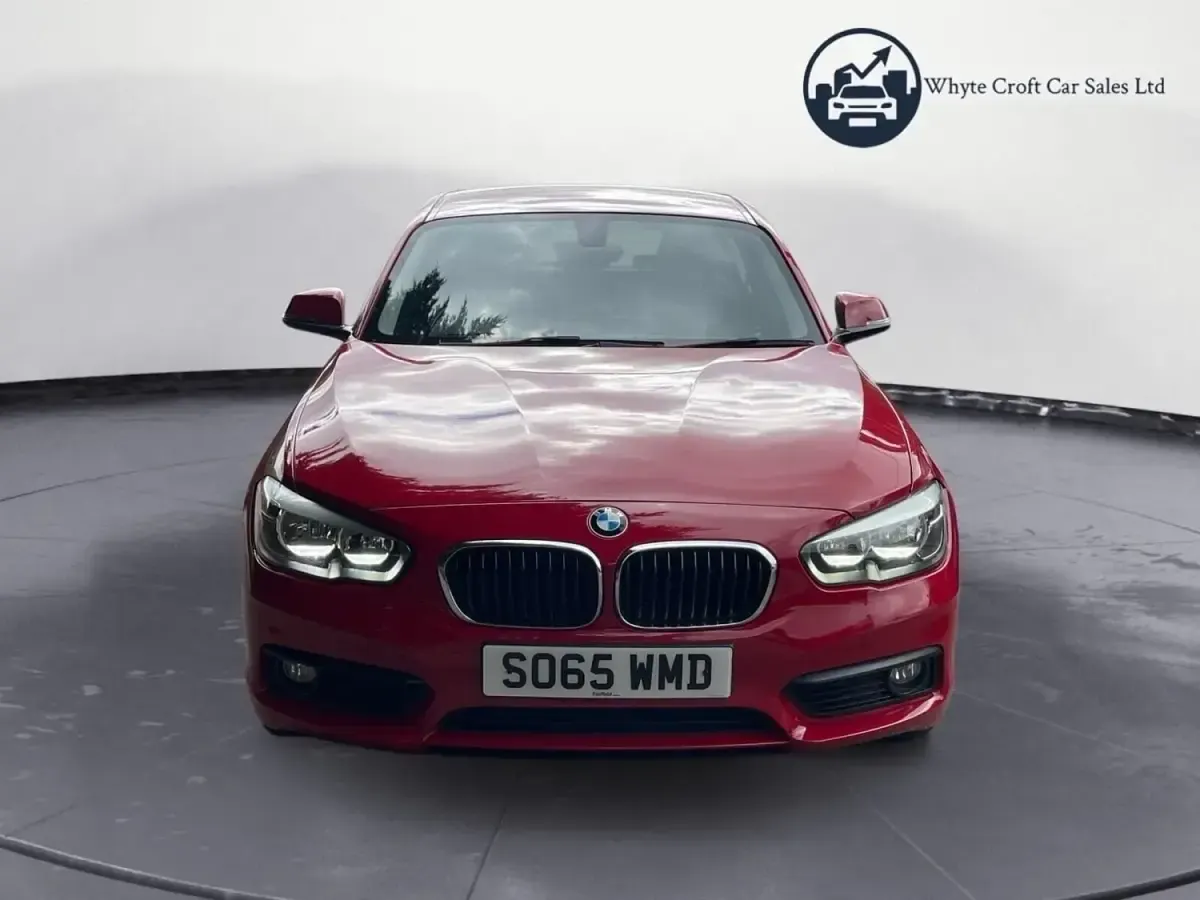 Begagnad BMW 118 Comfort Edition 2016 Röd Halvkombi