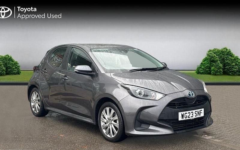 Used 2025 Toyota Yaris Hybrid Hatchback | £15,490 (Super price) - Image 1/3