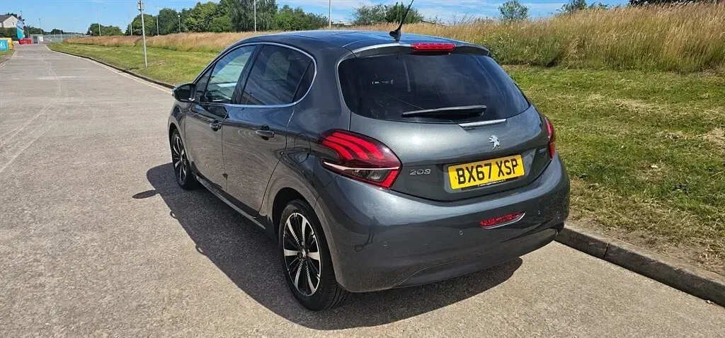 Used Peugeot 208 Allure Premium 2017 Grey Hatchback