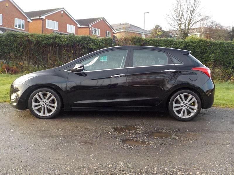 Used Hyundai i30 Premium 136 HP (100 kW) 2015 Black Hatchback