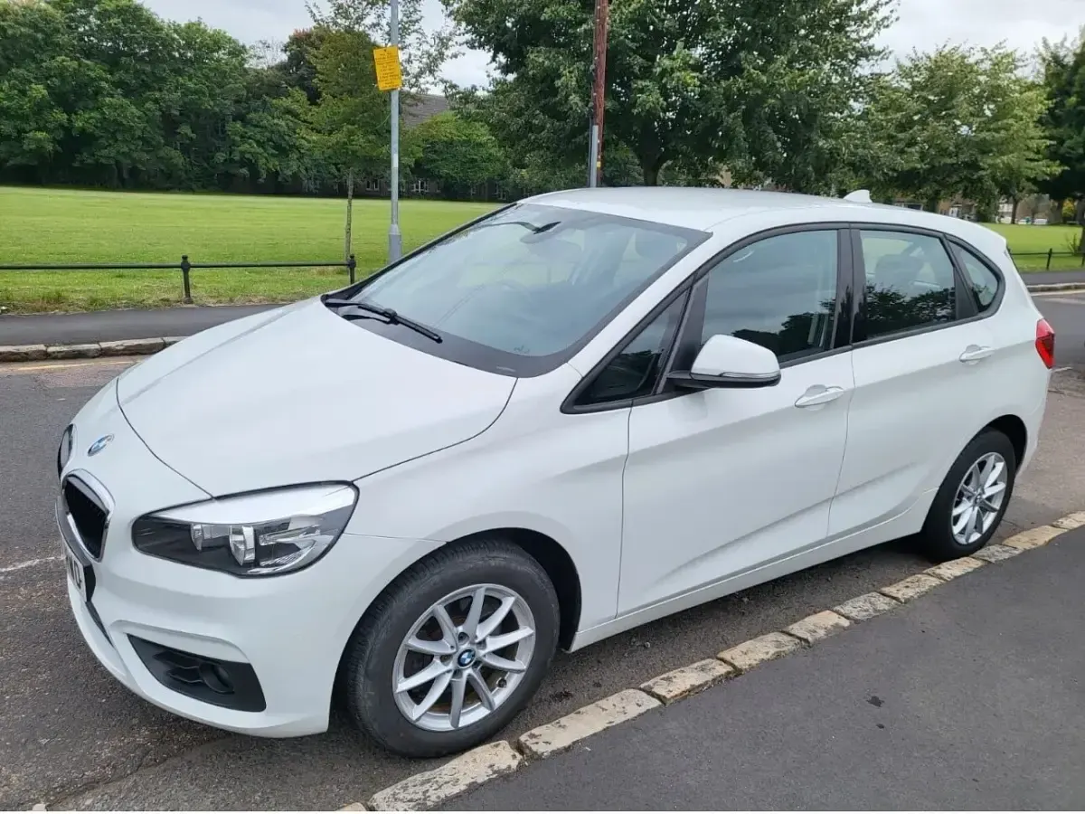 Used BMW 218 Comfort Edition 2017 White Hatchback