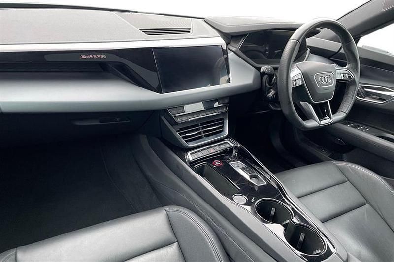 Used Audi e-tron GT quattro Design 389 kW (530 HP) 2022 Kemora grey Sedan