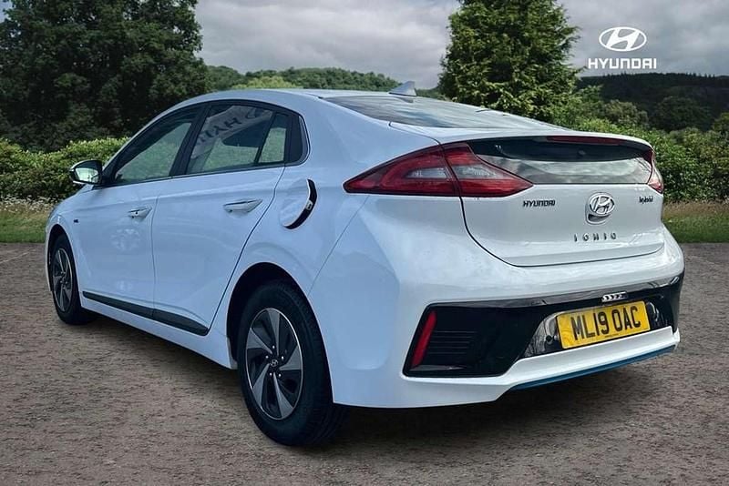 Used Hyundai Ioniq Premium 141 HP (103 kW) 2019 White Hatchback