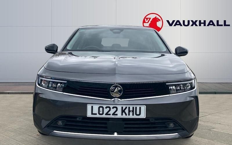 Used Vauxhall Astra Design Edition 131 HP (96 kW) 2025 Hatchback