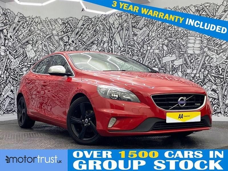 Used Volvo V40 R-Design 115 HP (84 kW) 2013 Red Hatchback