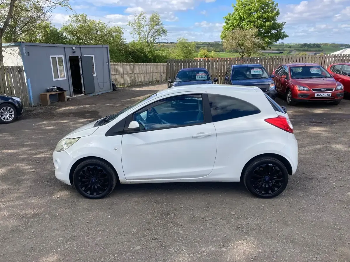 Usado Ford Ka Zetec 2010 Blanco Utilitario