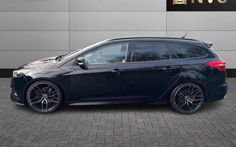 Used Ford Focus ST 185 HP (136 kW) 2016 Black Estate