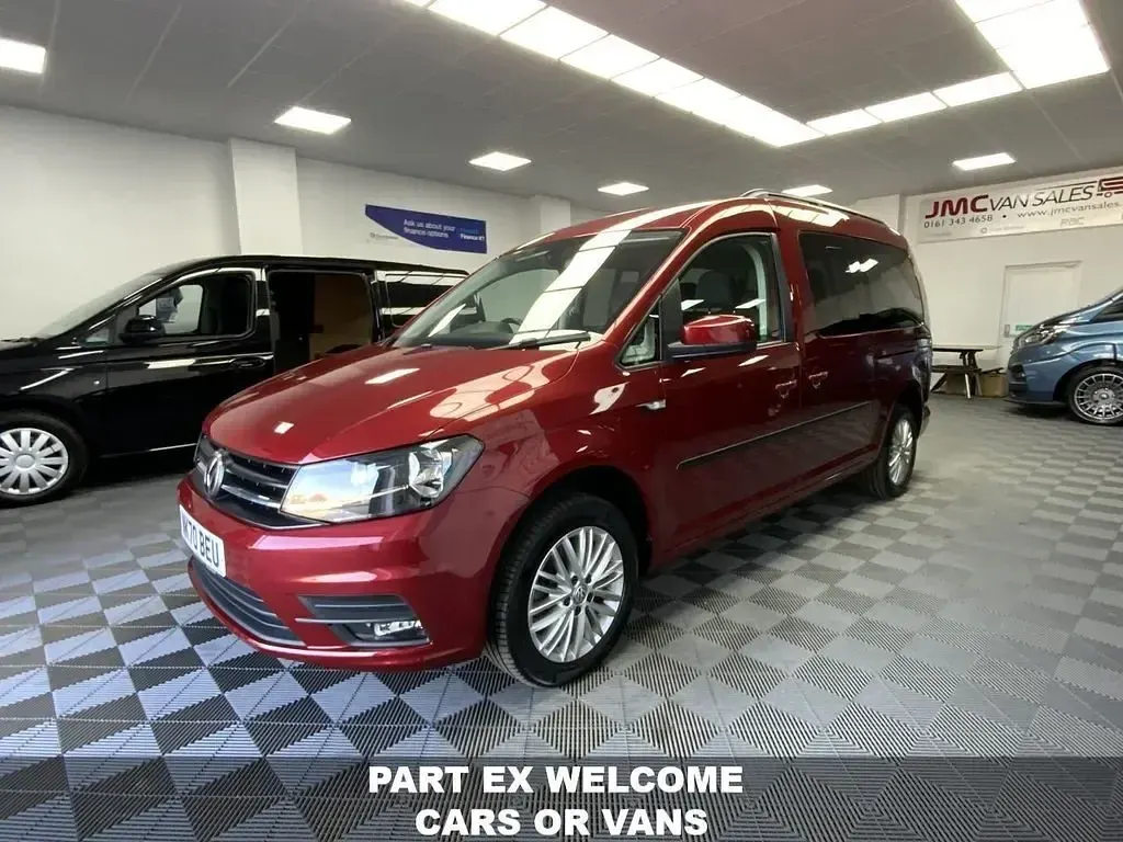Usado VW Caddy Life 102 HP (75 kW) 2020 Vermelho Monovolume