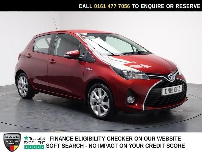 Used Toyota Yaris Hybrid 2015 Red Hatchback