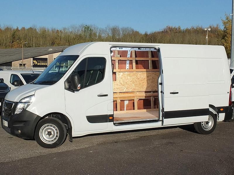 Used Nissan Interstar Visia 130 HP (95 kW) 2022 White Van