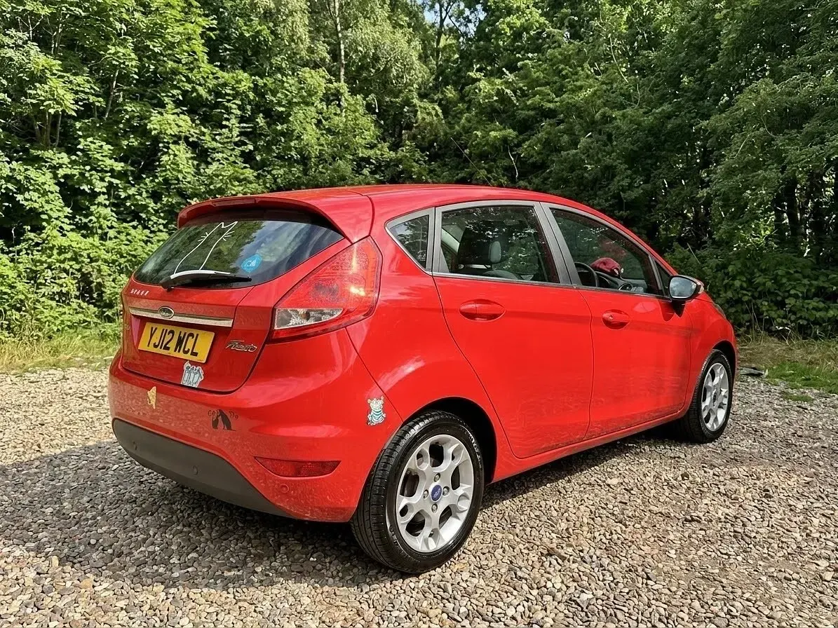 Used Ford Fiesta Zetec 96 HP (70 kW) 2012 Red Hatchback