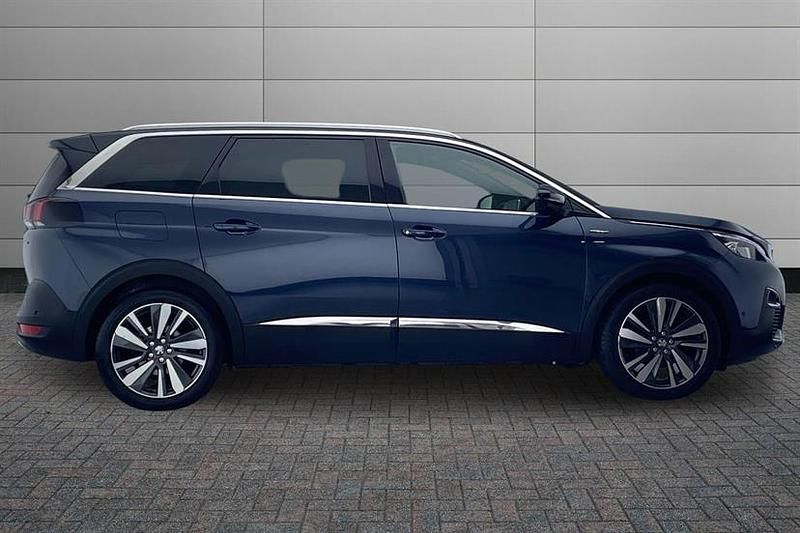 Used Peugeot 5008 Premium 131 HP (96 kW) 2019 Blue SUV