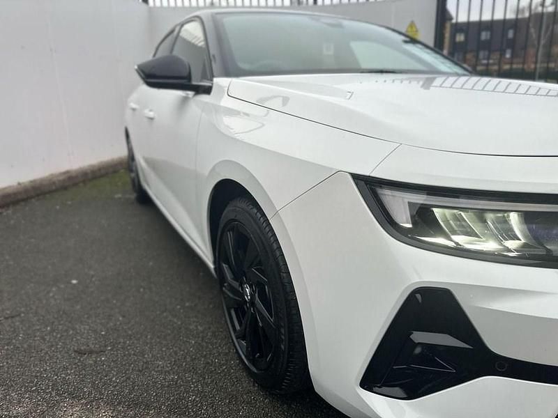 Used Vauxhall Astra S 130 HP (95 kW) 2024 White Hatchback