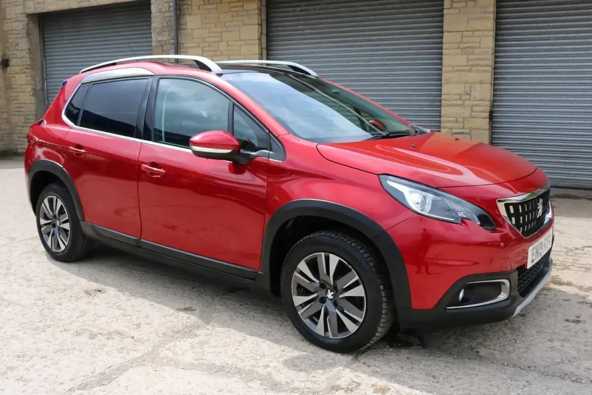Gebraucht Peugeot 2008 Allure Premium 2019 Rot SUV