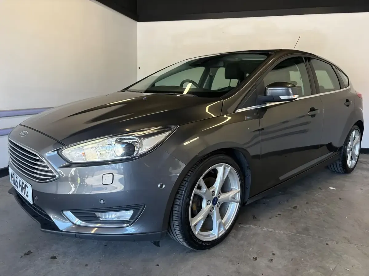 Used Ford Focus Titanium X 125 HP (91 kW) 2015 Grey Hatchback